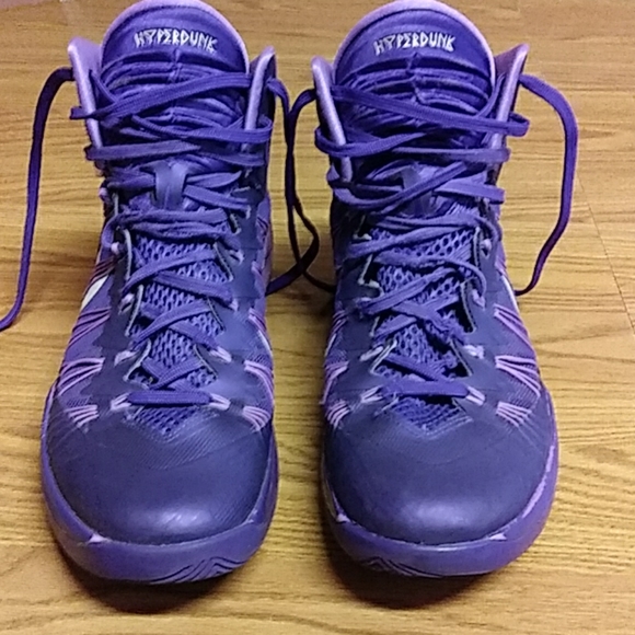 nike hyperdunk purple